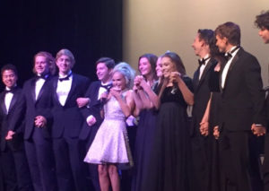 Kristen Chenoweth and the Tualatin High School choir perform at Portland Opera Gala